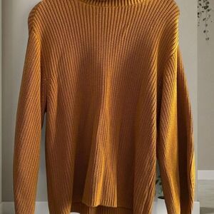 Mustard yellow turtleneck sweater #knitwear